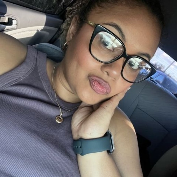 Meet your Posher, Shardae - Picture 1 of 1